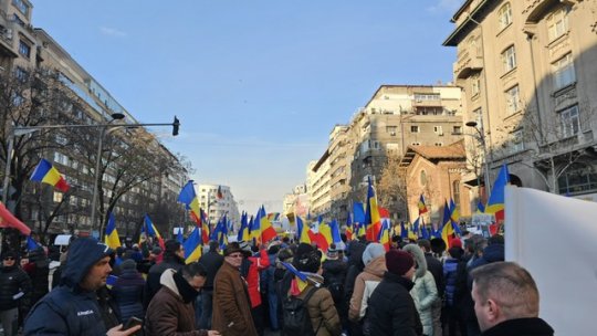 Participanții la protestul AUR se îndreaptă spre Palatul Cotroceni