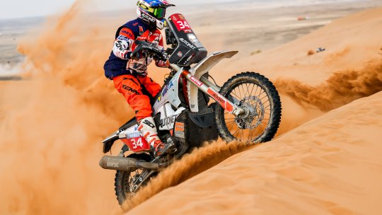 Raliul Dakar. Mani Gyenes și 2 echipaje Dacia continuă cursa