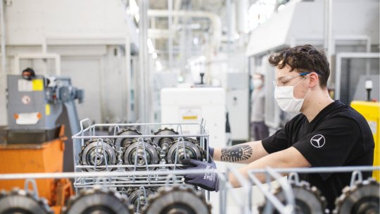 Mercedes-Benz deschide o nouă linie de motoare electrice la Sebeș