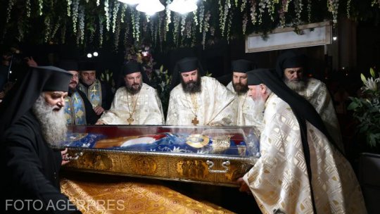 Iași: Mii de credincioși au participat la liturghia de hramul Sf. Parascheva