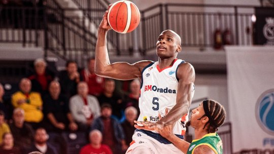 Baschet masculin: CSM Oradea, victorie, Corona Braşov şi CS Vâlcea, învinse la debutul în grupele FIBA Europe Cup