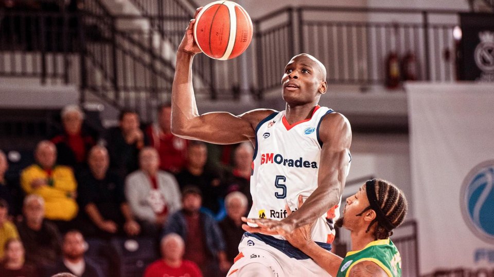Baschet masculin: CSM Oradea, victorie, Corona Braşov şi CS Vâlcea, învinse la debutul în grupele FIBA Europe Cup