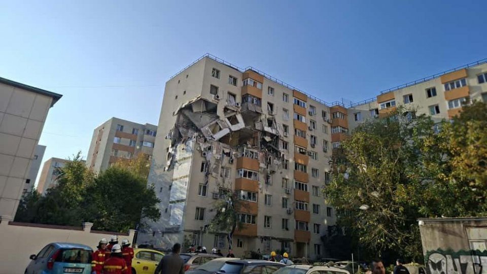 100 de jandarmi rămân pe timpul nopţii în zona afectată de explozia din Calea Rahovei