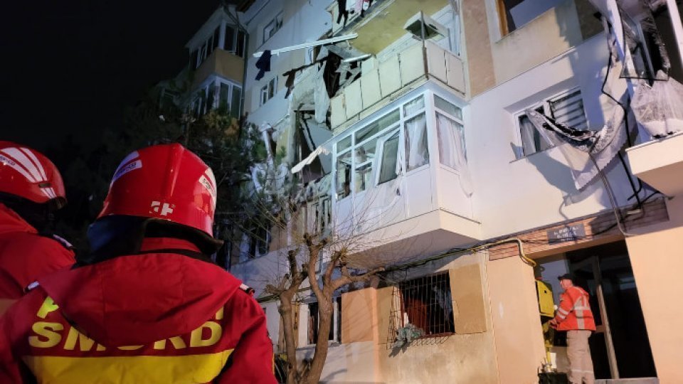 Explozie la etajul 1 al unui bloc de locuințe din Bistrița