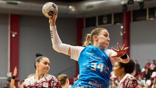 Handbal: CSM București câștigă în Liga Florilor derbiul cu Rapidul