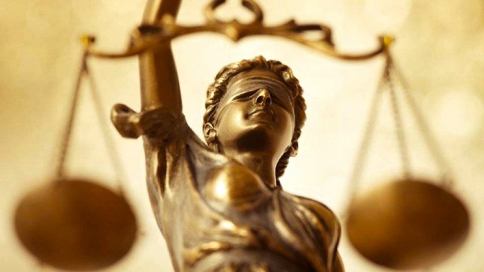 „Între ordinea de stat şi dezordine publică”