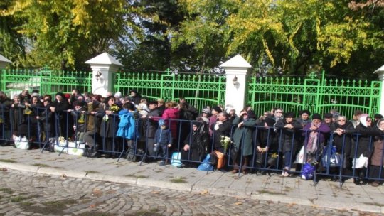 Continuă pelerinajul pe Dealul Mitropoliei din Capitală