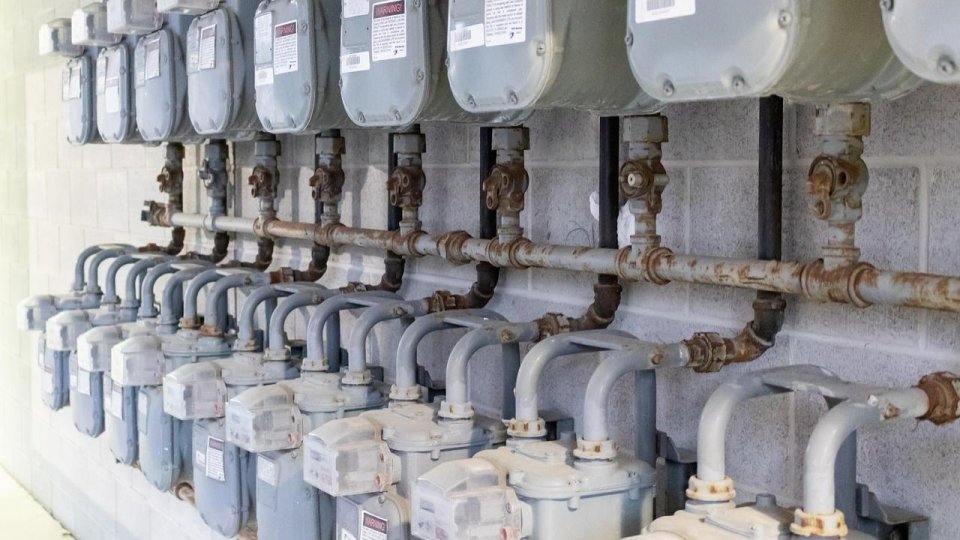 Dâmbovița: Bloc din Fieni, evacuat după ce locatarii au semnalat miros de gaz