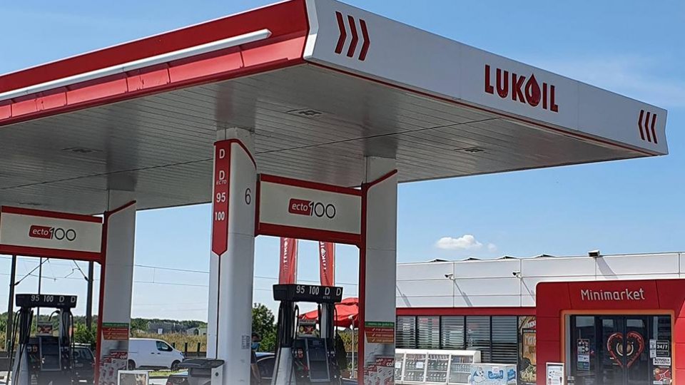 Compania rusă Lukoil, în căutare de cumpărători pentru activele sale din străinătate