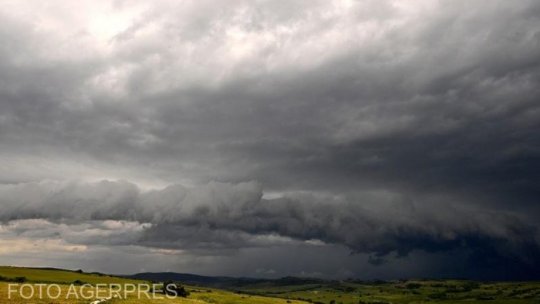 Un nou front atmosferic aduce vreme rece, ploi și vânt până joi seara