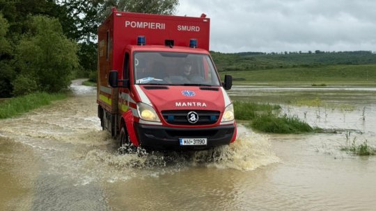 IGSU a dispus dislocare de personal şi tehnică de intervenţie în zonele afectate de ploi