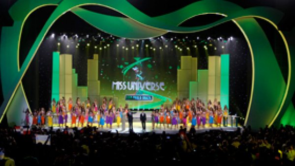 Fatima Bosch din Mexic câştigă Miss Universe după un concurs plin de scandaluri