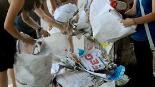 Primul aparat de colectare a ambalajelor de carton pentru lapte şi băuturi