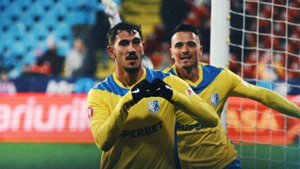 Superliga: Farul scoate un punct la Galați