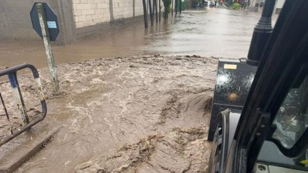 Coduri portocalii și galbene de inundații