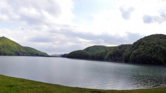 Criza apei care afectează peste 100.000 de persoane din judeţele Prahova şi Dâmboviţa nu s-a încheiat încă