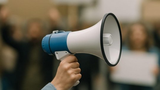 Reprezentanţi ai patru confederaţii sindicale au protestat în faţa Palatului Cotroceni