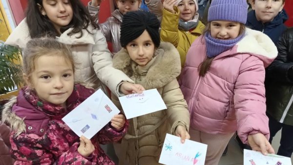 Vaslui: Sute de copii din familii defavorizate vor primi cadouri de Crăciun