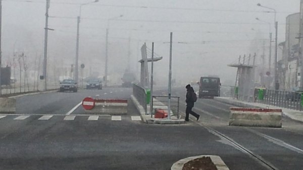 Două accidente și ceața densă afectează traficul național