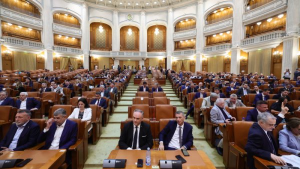 Moțiunile simple depuse de AUR împotriva miniștrilor Predoiu și Marinescu, dezbătute și votate luni