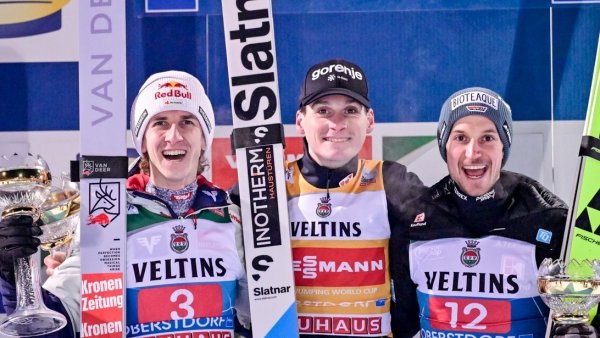 Slovenul Domen Prevc, câştigător la Obersdof, în prima etapă din Turneul celor 4 trambuline