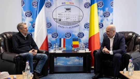 Premierii român şi olandez au vizitat Baza Aeriană 71 de la Câmpia Turzii