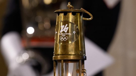 JO 2026: Flacăra olimpică a ajuns în Italia