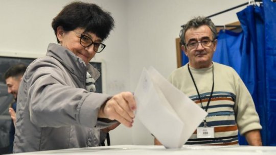 Profesor Andrei Ţăranu, SNSPA: Partidele politice au început să folosească sondajele de opinie într-un sens extrem de manipulatoriu