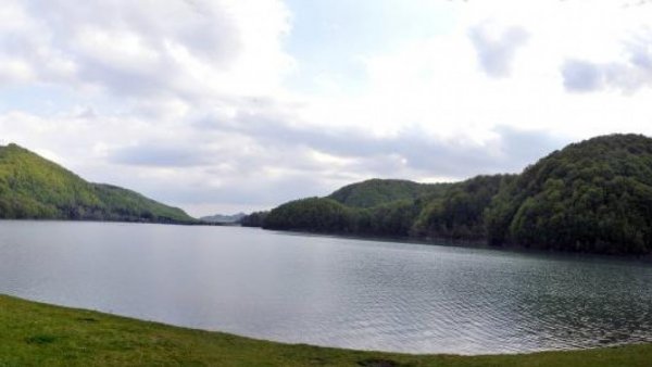 Lacul de acumulare Paltinu poate furniza apă fără restricții