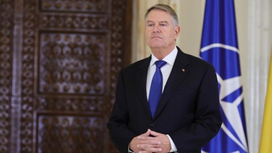 Președintele României a decorat 3 judecători ai CCR