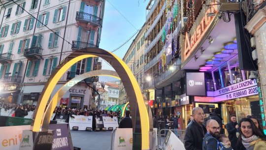 75 de ediții de Sanremo sărbătorite cu muzică, flori, emoții și surprize