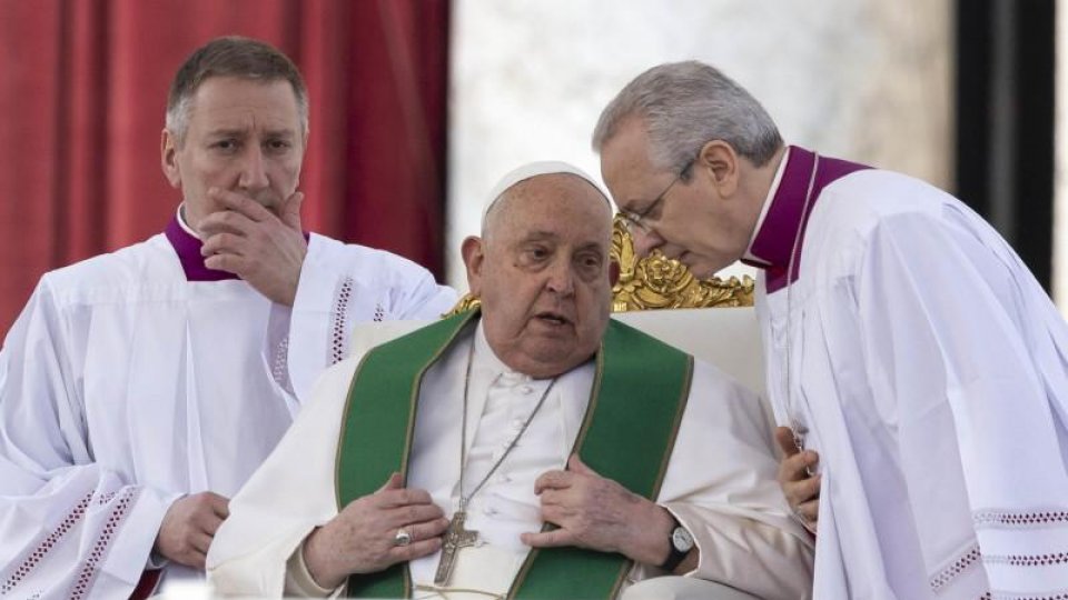 Papa Francisc, internat vineri dimineață pentru investigații medicale