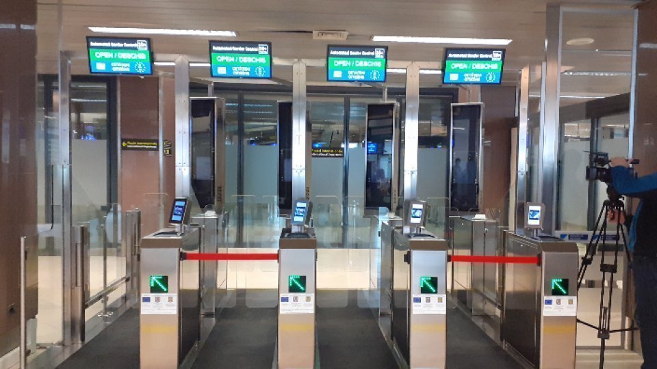 Trafic aerian normal, în condiţii de iarnă, pe aeroporturile capitalei