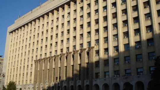 Protest în faţa sediului Ministerului Transporturilor