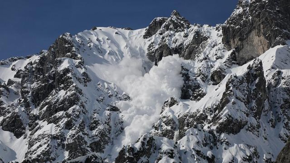 Risc de avalanşă de gradul trei în Făgăraș, Bucegi și Parâng