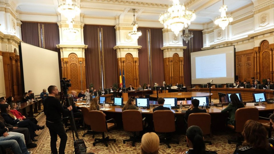 Parlamentul stabilește luni comisiile de control pentru SRI, SIE și revoluționari
