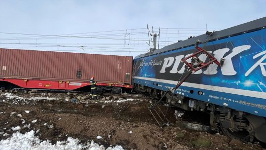 Continuă cercetările pentru a stabili cauzele producerii accidentului dintre cele două trenuri