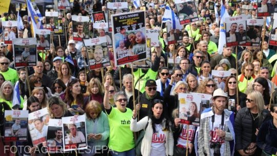 Predarea de către Hamas a patru ostatici morţi, dintre care o mamă şi copiii ei