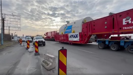 Un transport agabaritic traversează România. Care este traseul