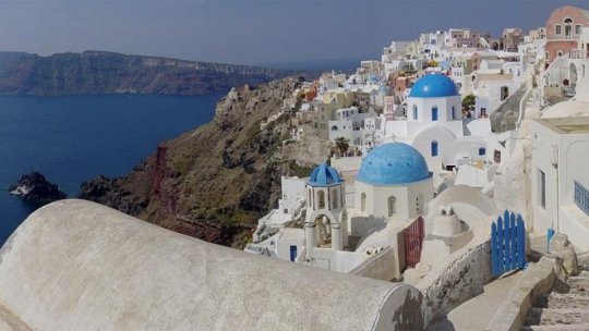 Ministerul de Externe recomandă evitarea deplasărilor către Santorini