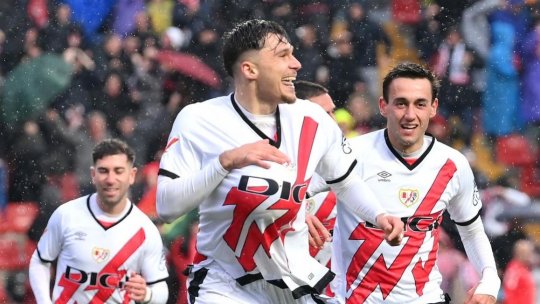 Fotbal: Andrei Raţiu înscrie pentru Rayo Vallecano