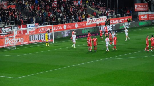Superliga de fotbal. UTA- Dinamo 0-2. Capăt de linie în sezonul regulat. Încep playoff-ul și playout-ul