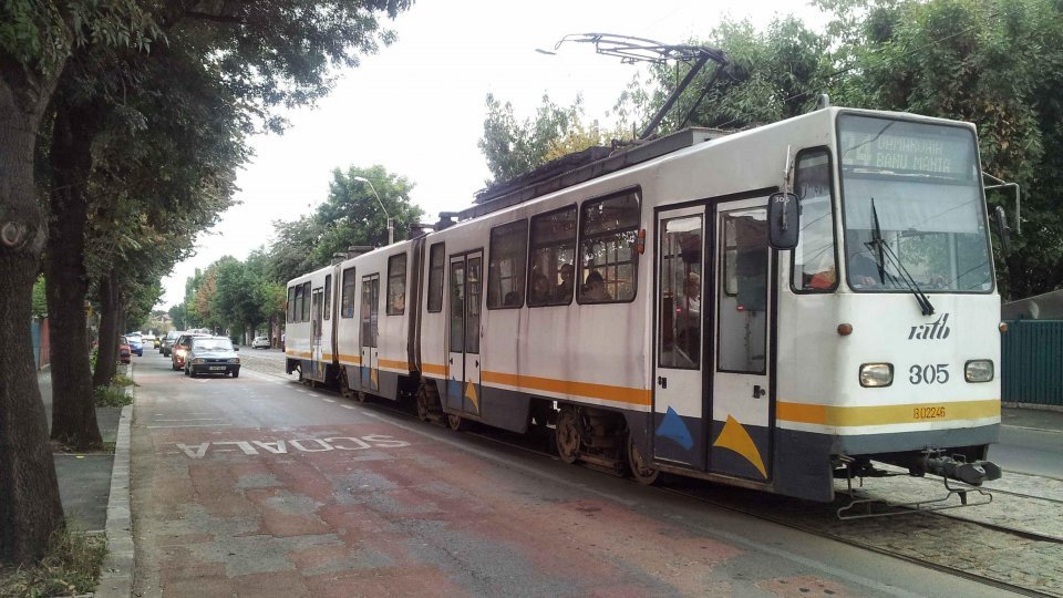 Bărbat accidentat în tramvai