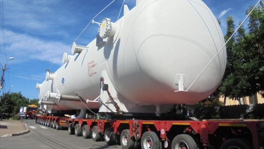 Transport agabaritic rămas blocat în apropiere de localitatea Cotmeana, Argeș
