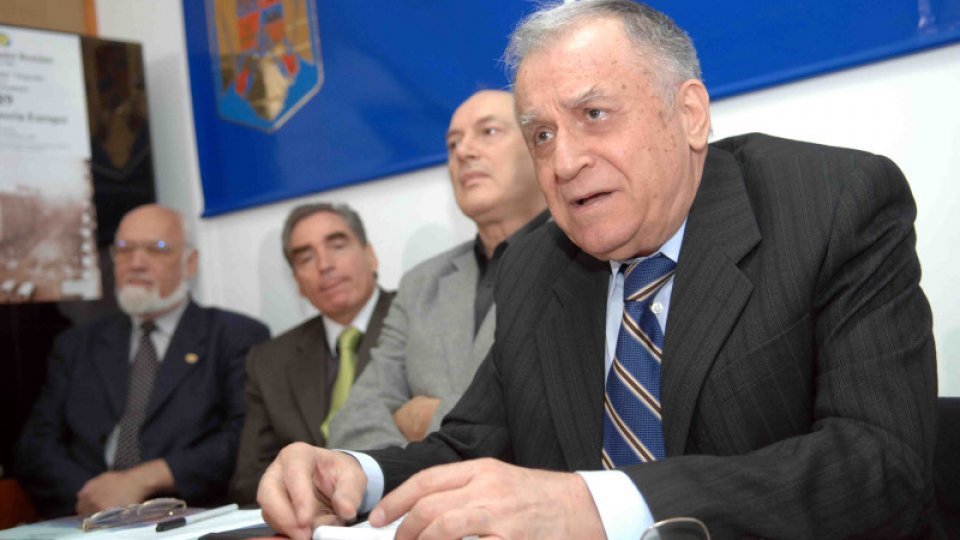 Fostului preşedinte al României, Ion Iliescu, i-a fost anulat certificatul de revoluţionar