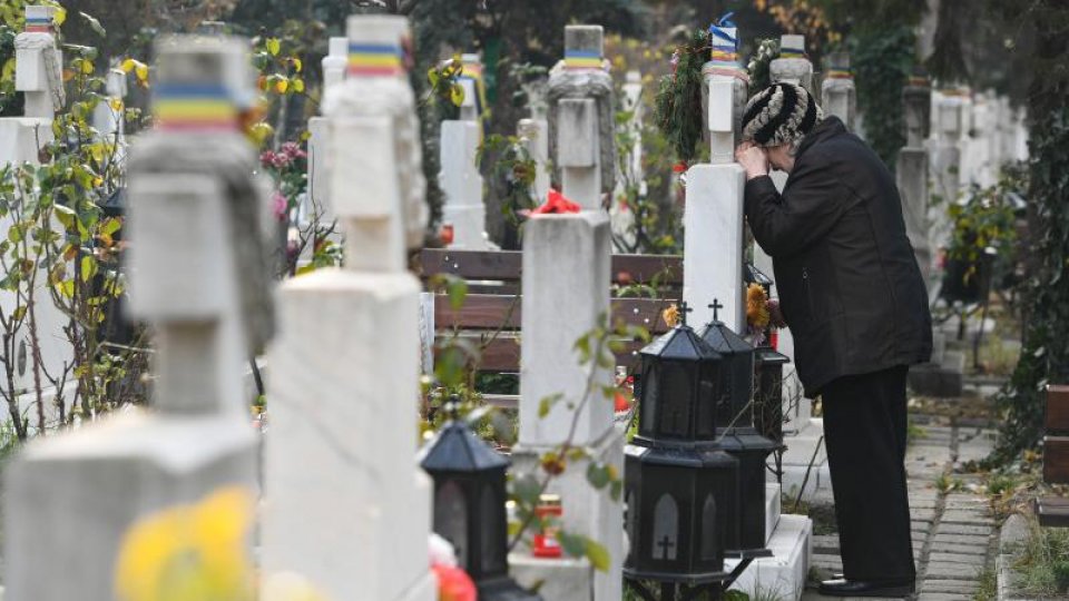 Cinci rețineri în dosarul persoanei de 93 de ani înșelate cu peste 300.000 euro