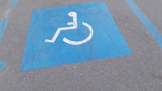 Nerespectarea drepturilor persoanelor cu dizabilităţi poate atrage amenzi de până la 100.000 lei