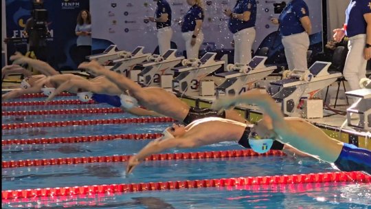 Robert Badea medaliat cu aur la 200 m spate la Campionatele Naţionale de înot de la Otopeni
