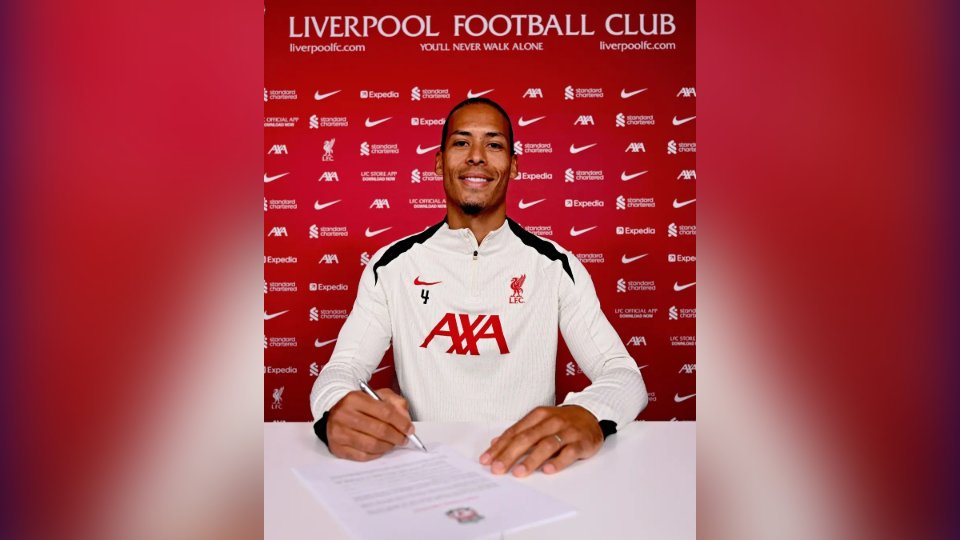 Fotbal: Van Dijk, încă doi ani la Liverpool