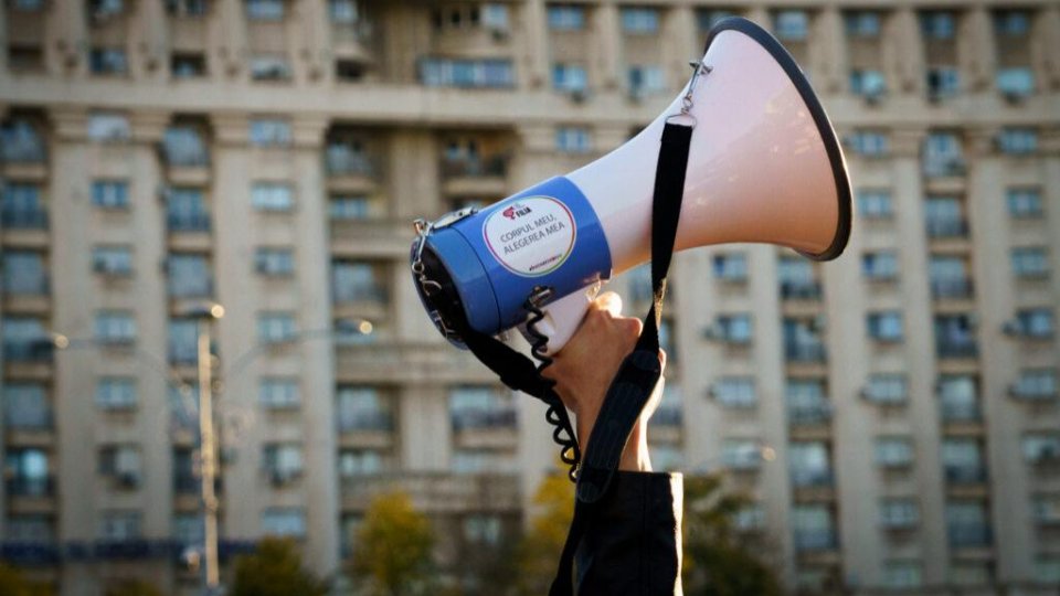 România: Creștere cu 20% a numărului de raportări a infracţiunilor de viol cu victime adulte